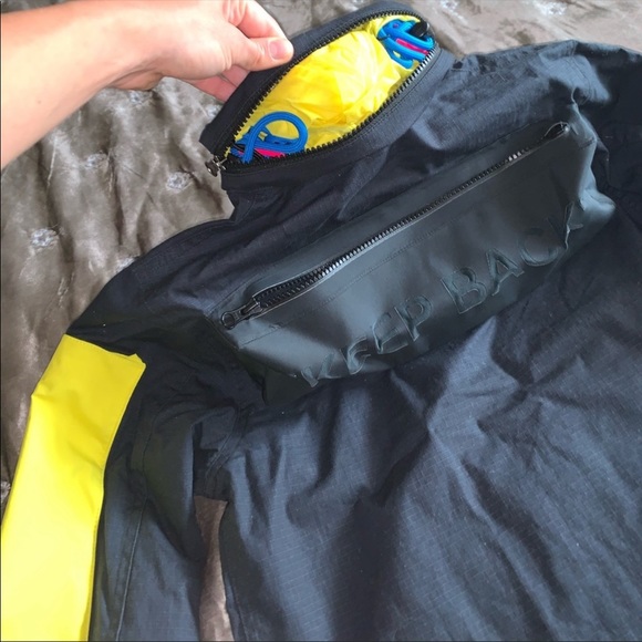 ❌SOLD❌ NIKE OFF WHITE JACKET - Picture 10 of 16